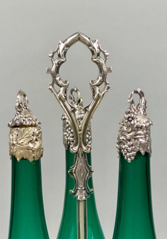 An early Victorian sterling silver decanter stand. 